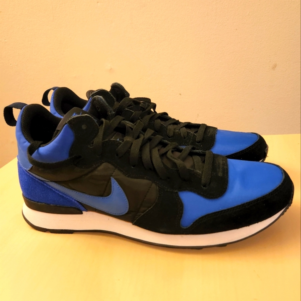 Nike men's sneakers size 13 they run small